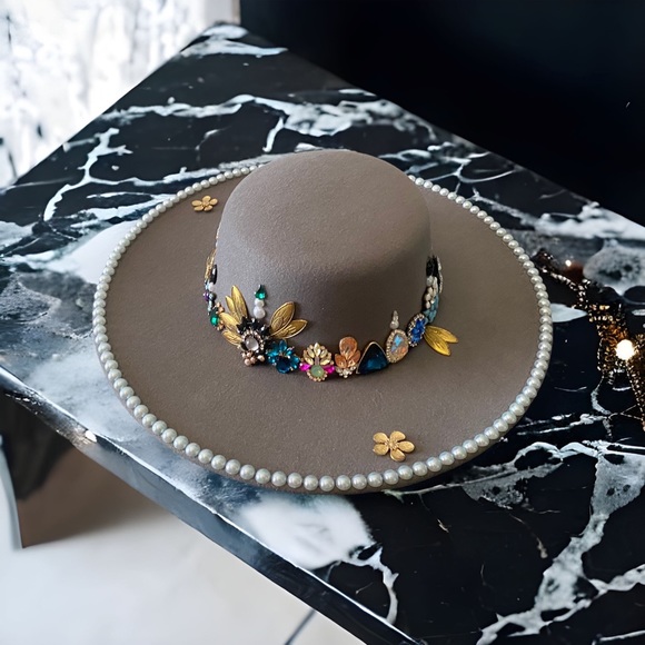 Beautiful hand embellished grey round wide brim Fedora hat. - Picture 4 of 6